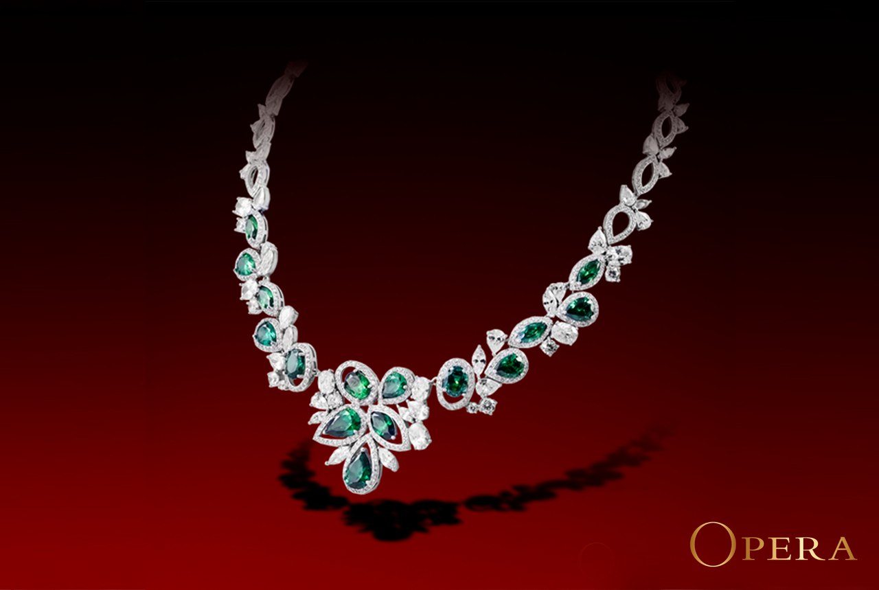 Diamonds and emeralds white gold 18k necklace