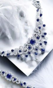 Sapphires and diamonds necklace om FabFashionBlog.com
