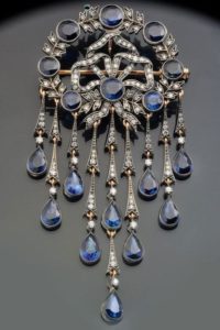 Sapphires and diamonds pin on FabFashionBlog.com