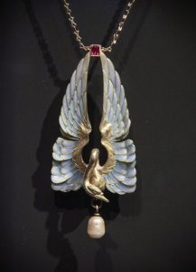 Bird pedant with pearl and ruby Philippe Wolfers Vintage Jewelry in a Modern Style