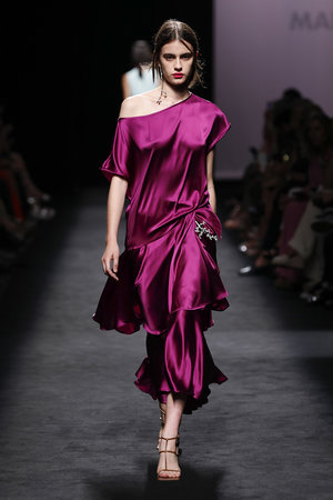 Cyclamen silk dress with tiered skirt Marcos Luengo Primavera Spring Summer Verano 2020 collection