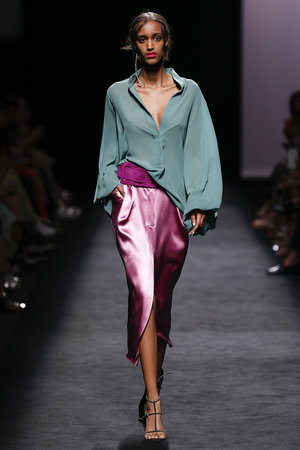 Green chiffon blouse and lilac silk skirt Marcos Luengo Primavera Spring Summer Verano 2020 collection