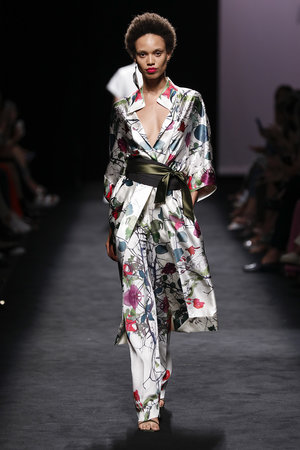 White silk pant suit Marcos Luengo Primavera Spring Summer Verano 2020 collection