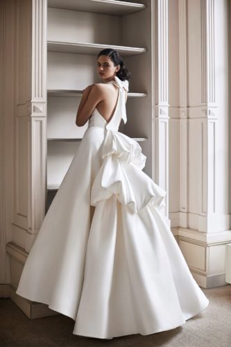 Classic wedding gown with tiered train Viktor&Rolf Bridal Couture Spring-Summer 2021 collection