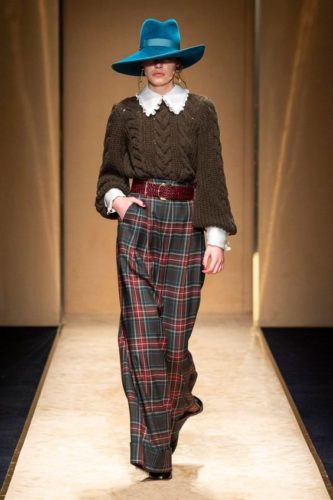 Knitted sweater and plaid pants Luisa Spagnoli Prêt-À-Porter Automne-Hiver 2020-2021