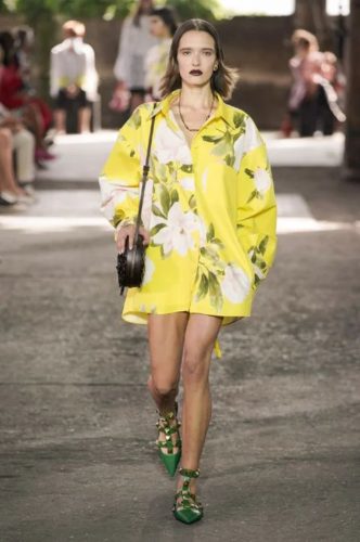 Yellow blouse Valentino Spring 2021 Ready-to-Wear collection