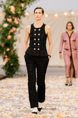 Black pants suit Chanel Spring 2021 Couture Collection