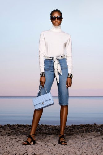 Blue jeans capri Chanel Resort 2021 Fashion Show